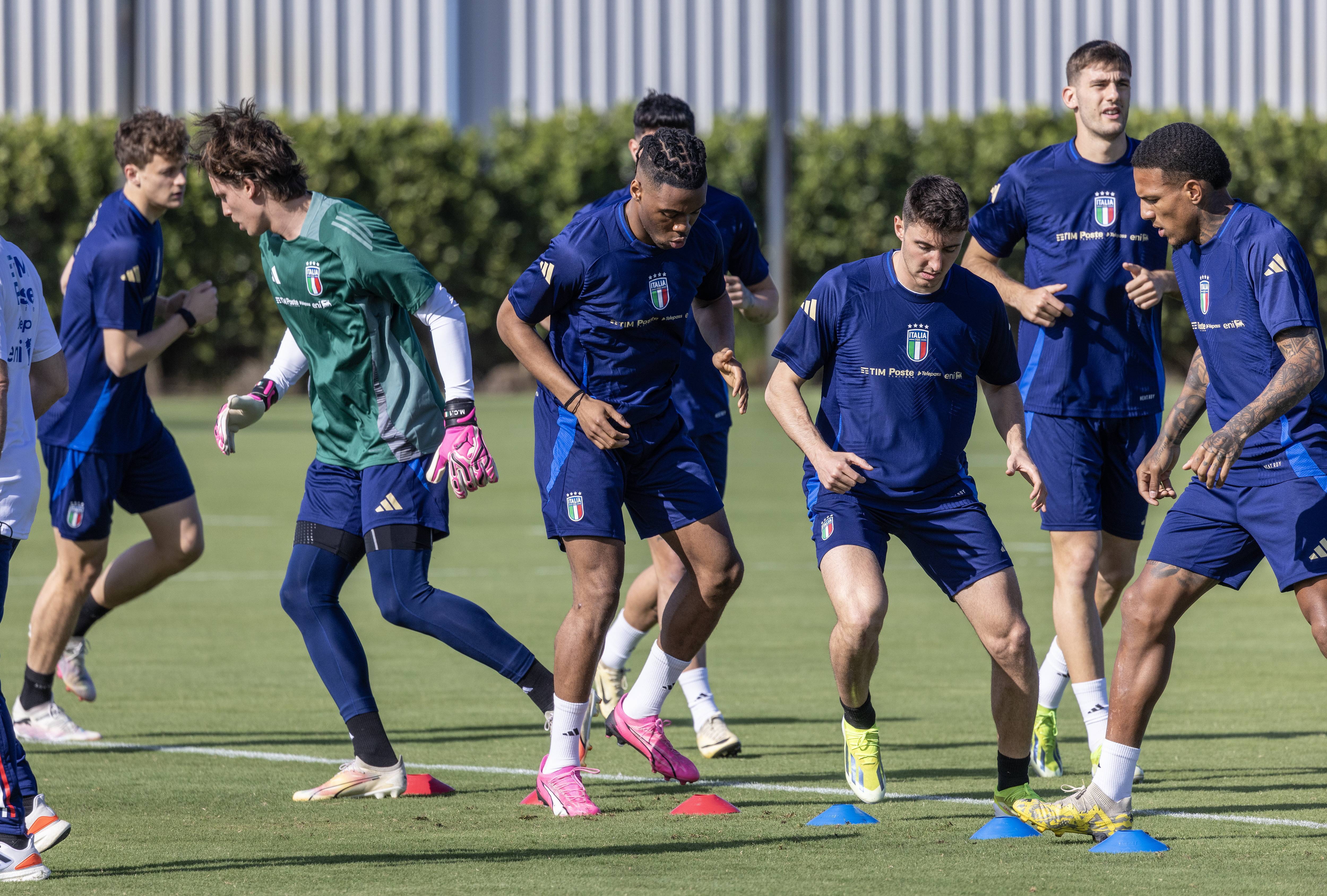 开云体育官网-欧洲国家间足球对抗赛现场，球队实力碰撞的简单介绍