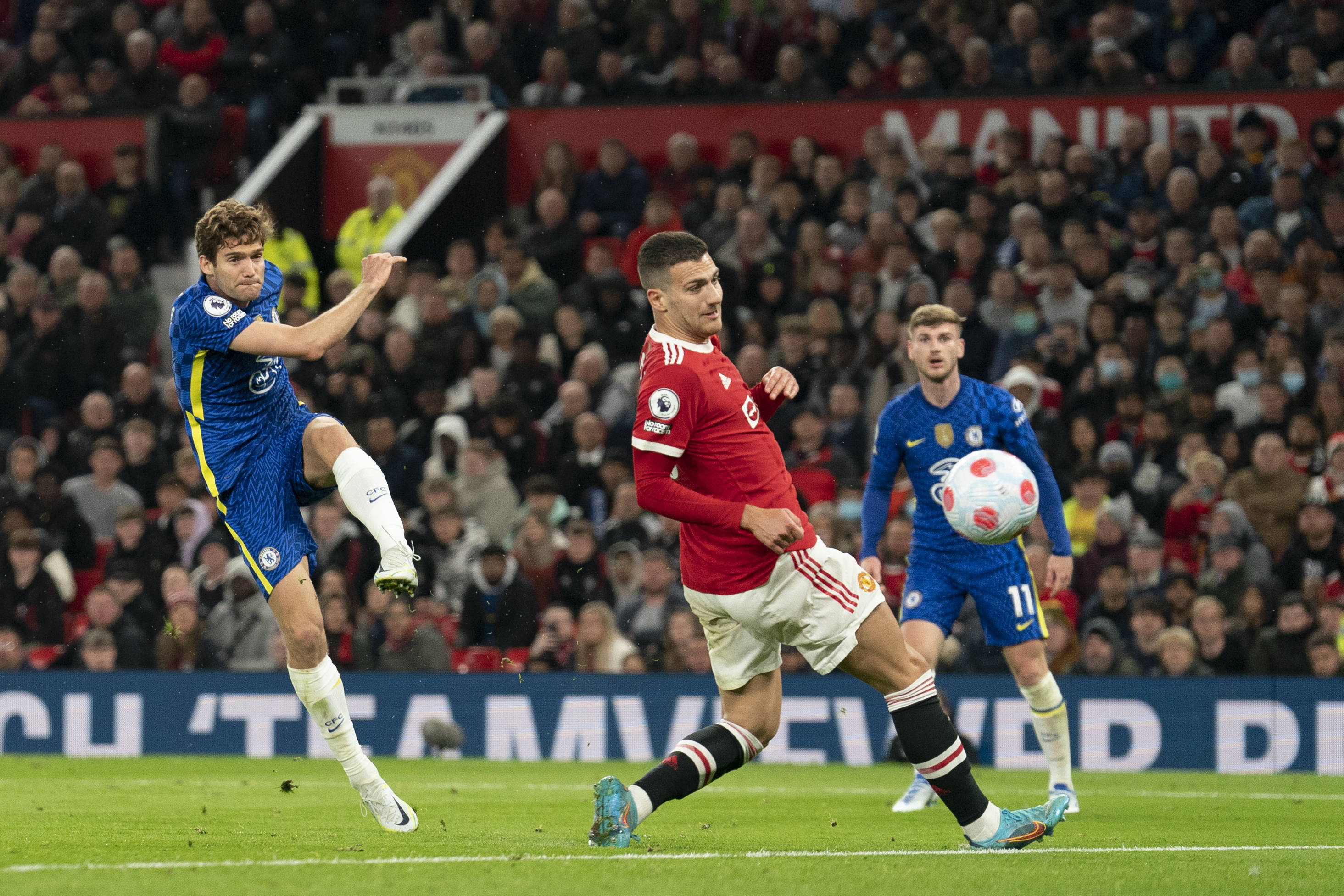 开云平台-狼队主场负于曼城，遭遇不胜