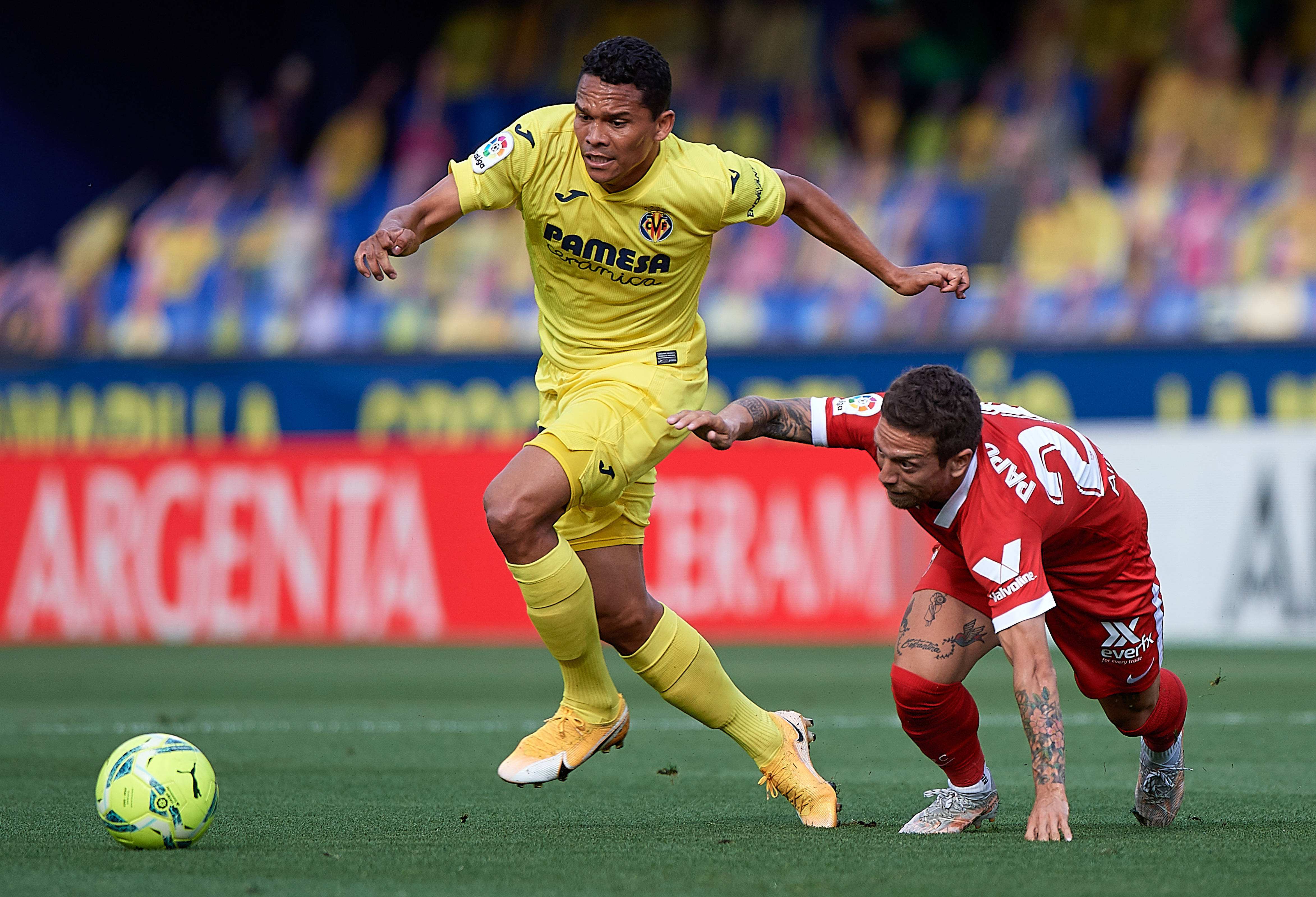 比利亚雷亚尔队大获全胜，表现令人瞩目