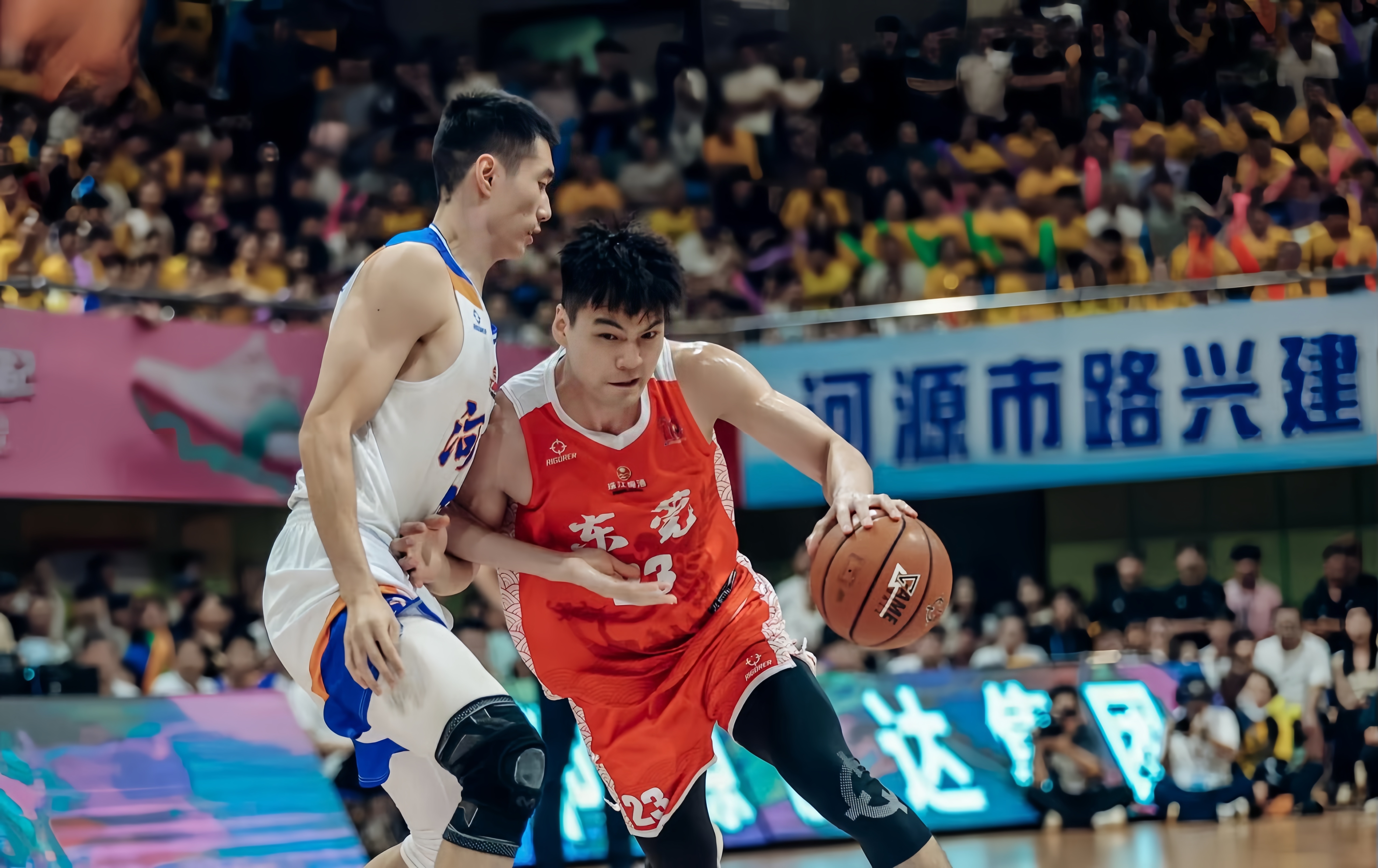 关于南方豪强争夺篮球冠军，竞技水平惊艳观众的信息