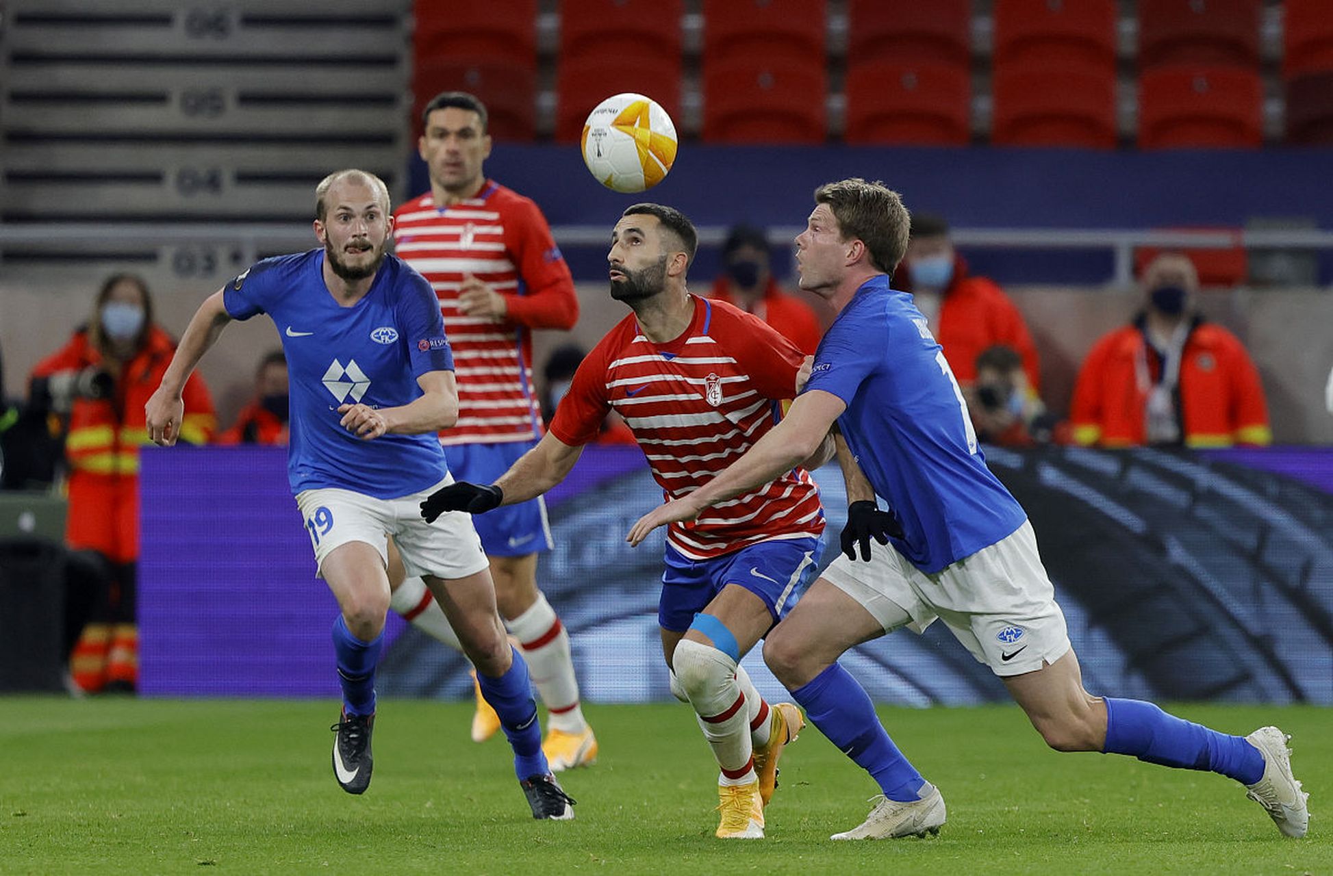 欧洲杯预选赛开打，各队展现绝技