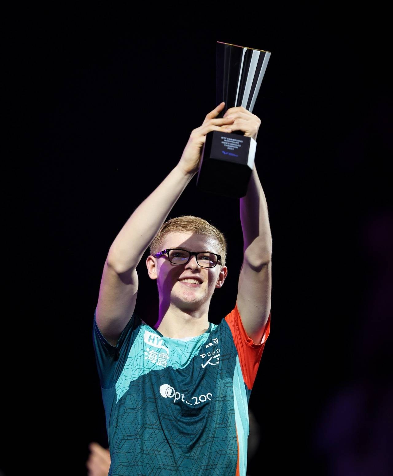 日本选手夺得第一名,喜获佳绩 日本选手夺得第一名,喜获佳绩