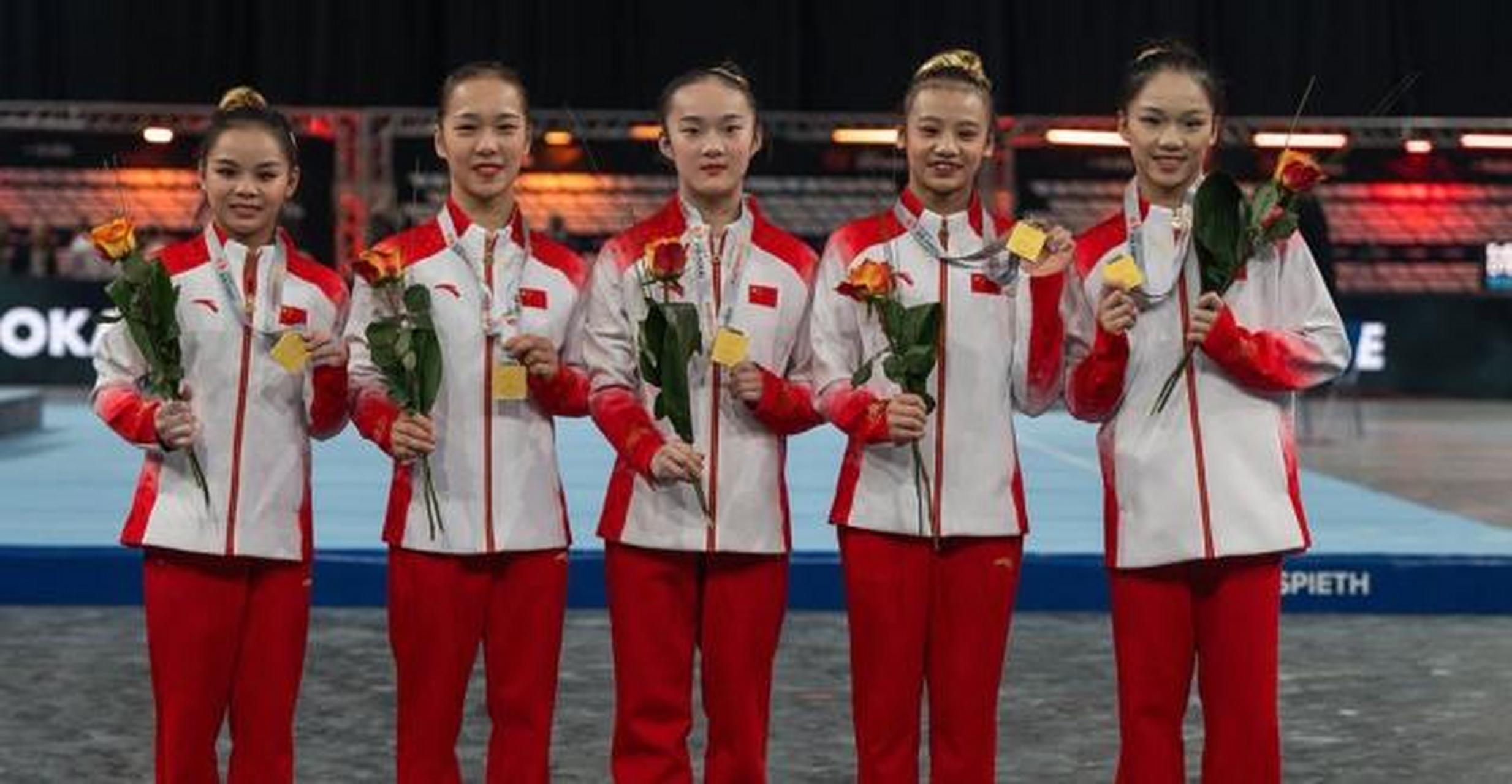 中国体操队在团体项目中夺得冠军