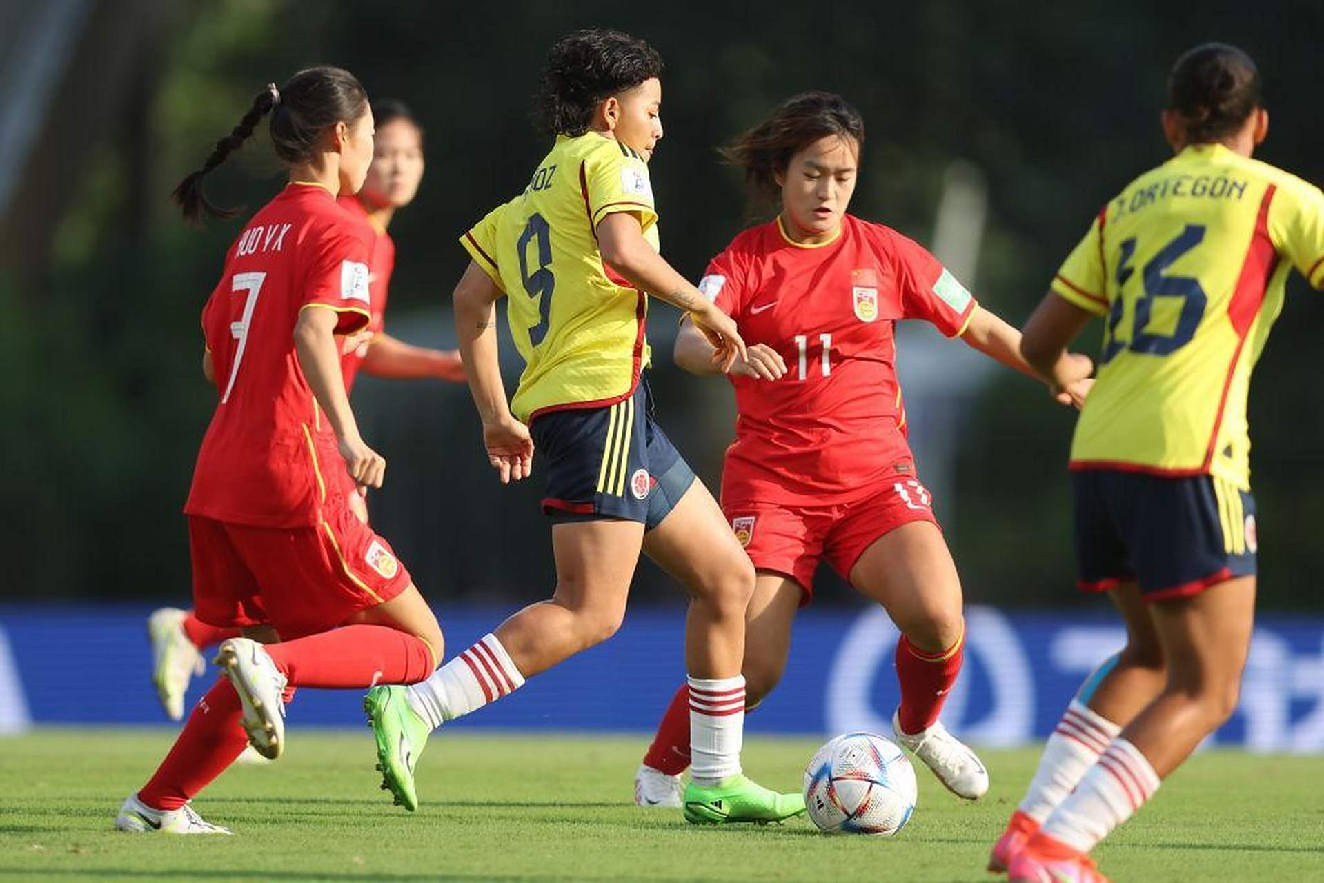 中国女足挑战世界强队，实力不容小觑