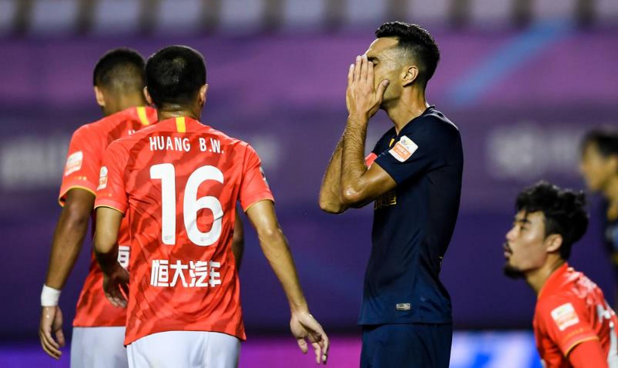 广州富力主场不敌广州恒大，遭遇挫败的简单介绍