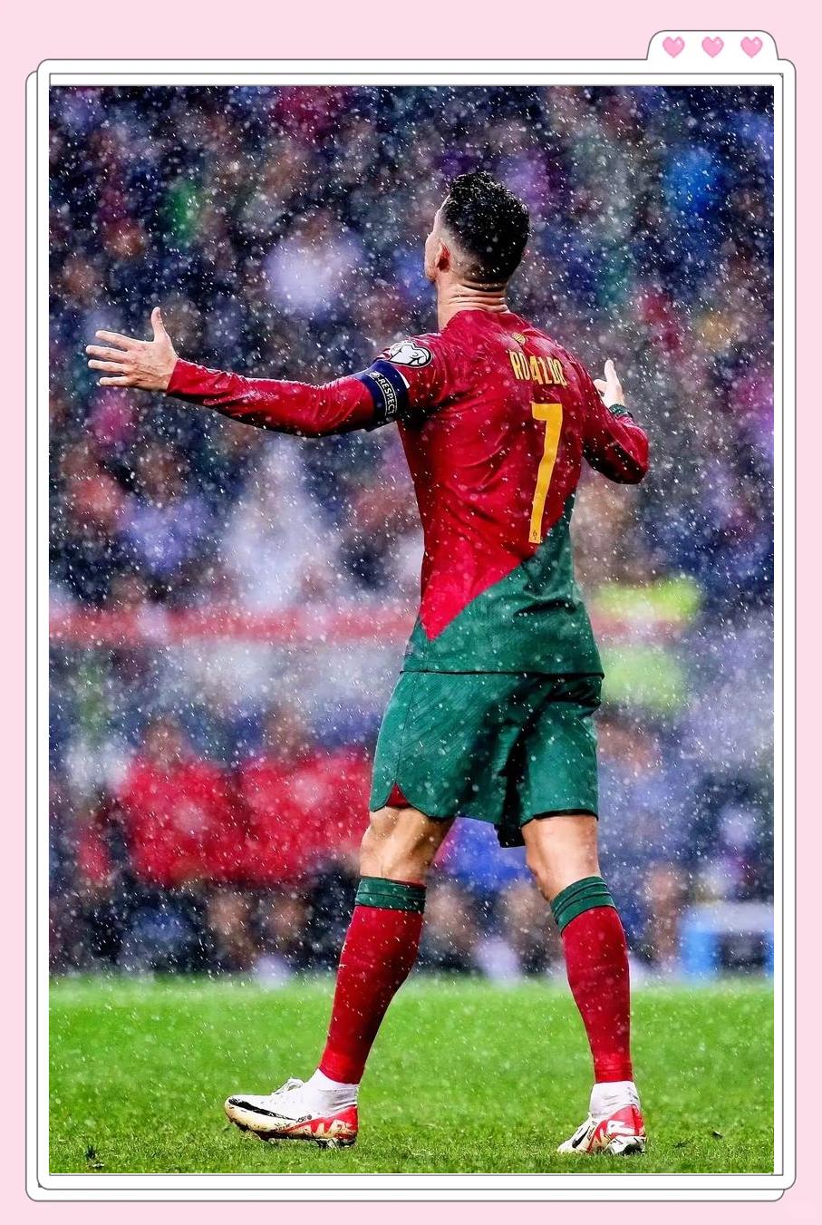 卢森堡选手在比赛中击败对手 卢森堡选手在比赛中击败对手