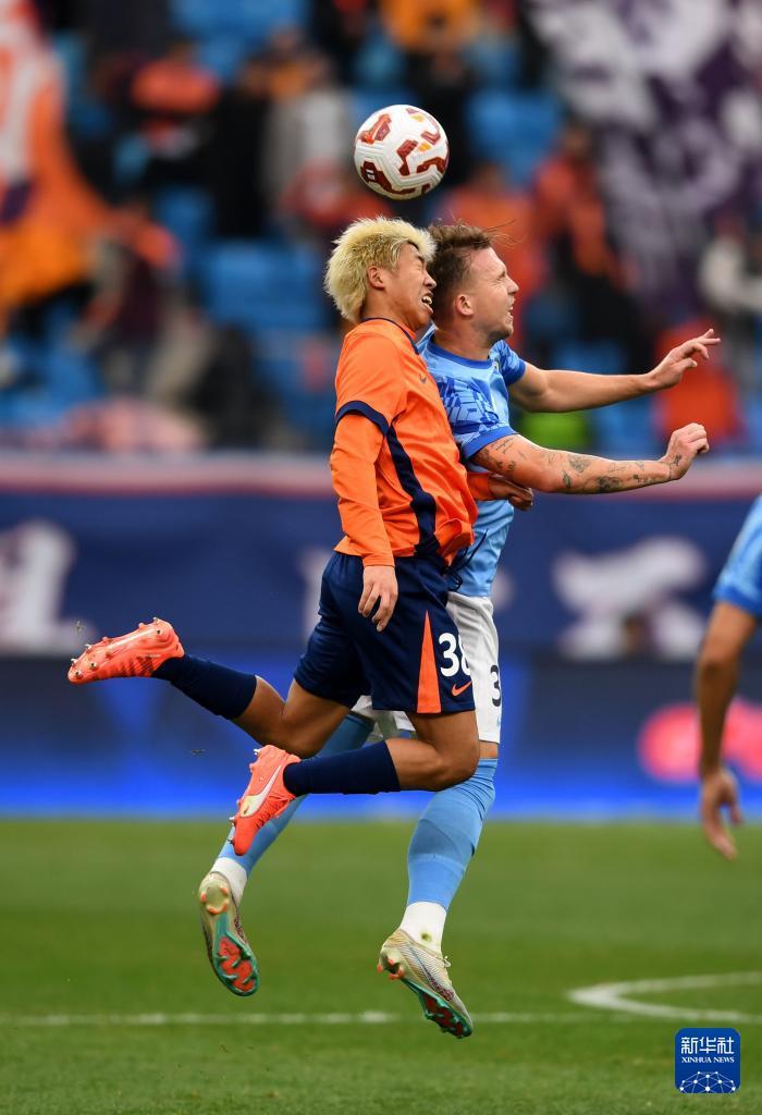 开云平台-包含贵州队客场战胜青岛，稳步前行的词条