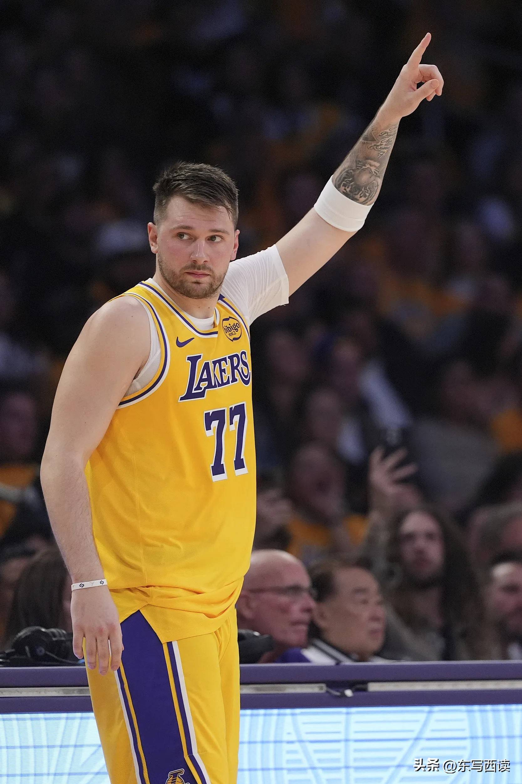 开云体育平台APP-外籍球员赛季表现亮眼，成为焦点人物的简单介绍