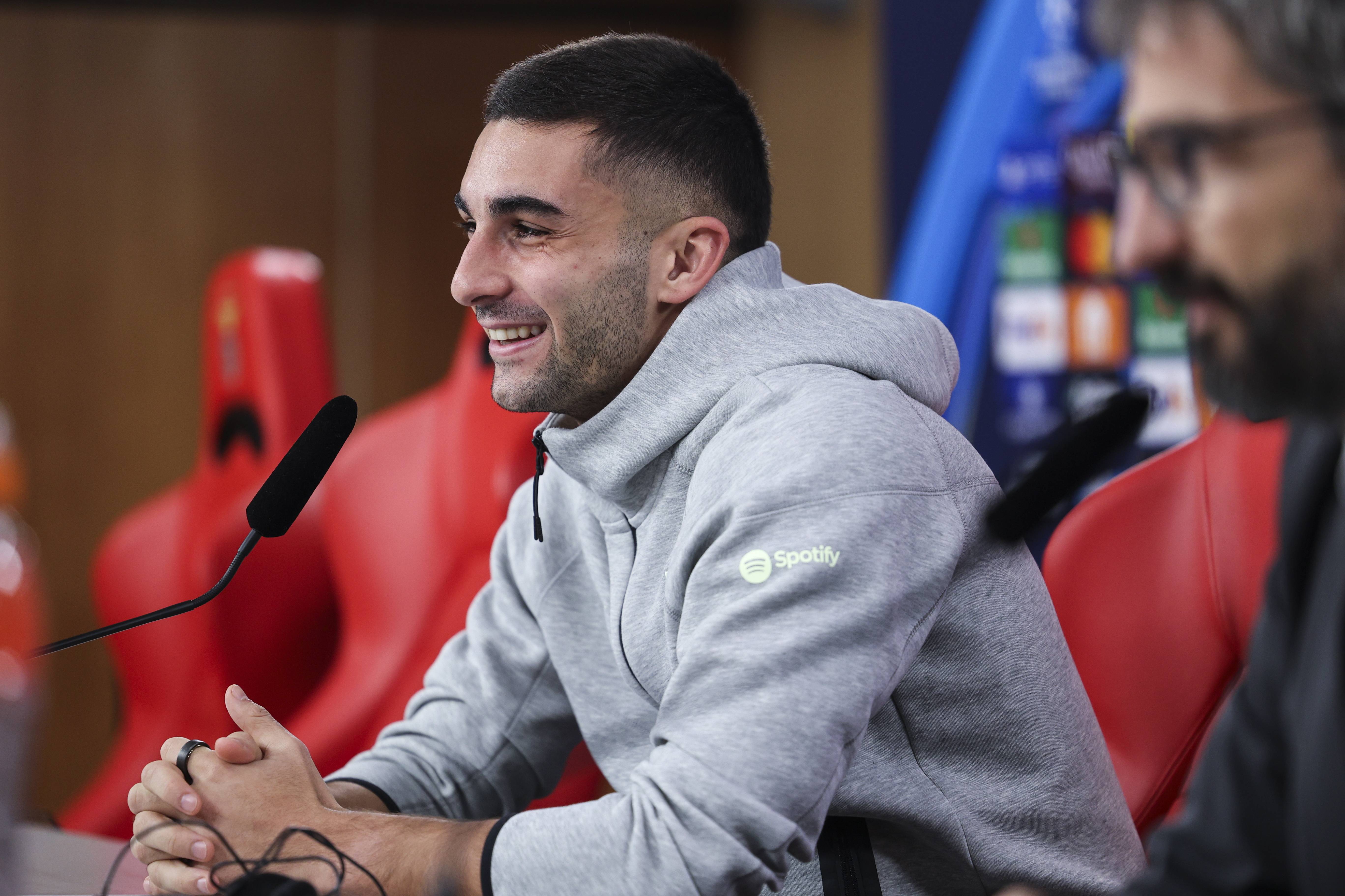 外籍球员赛季表现亮眼,成为焦点人物的简单介绍 外籍球员赛季表现亮眼,成为焦点人物的简单介绍