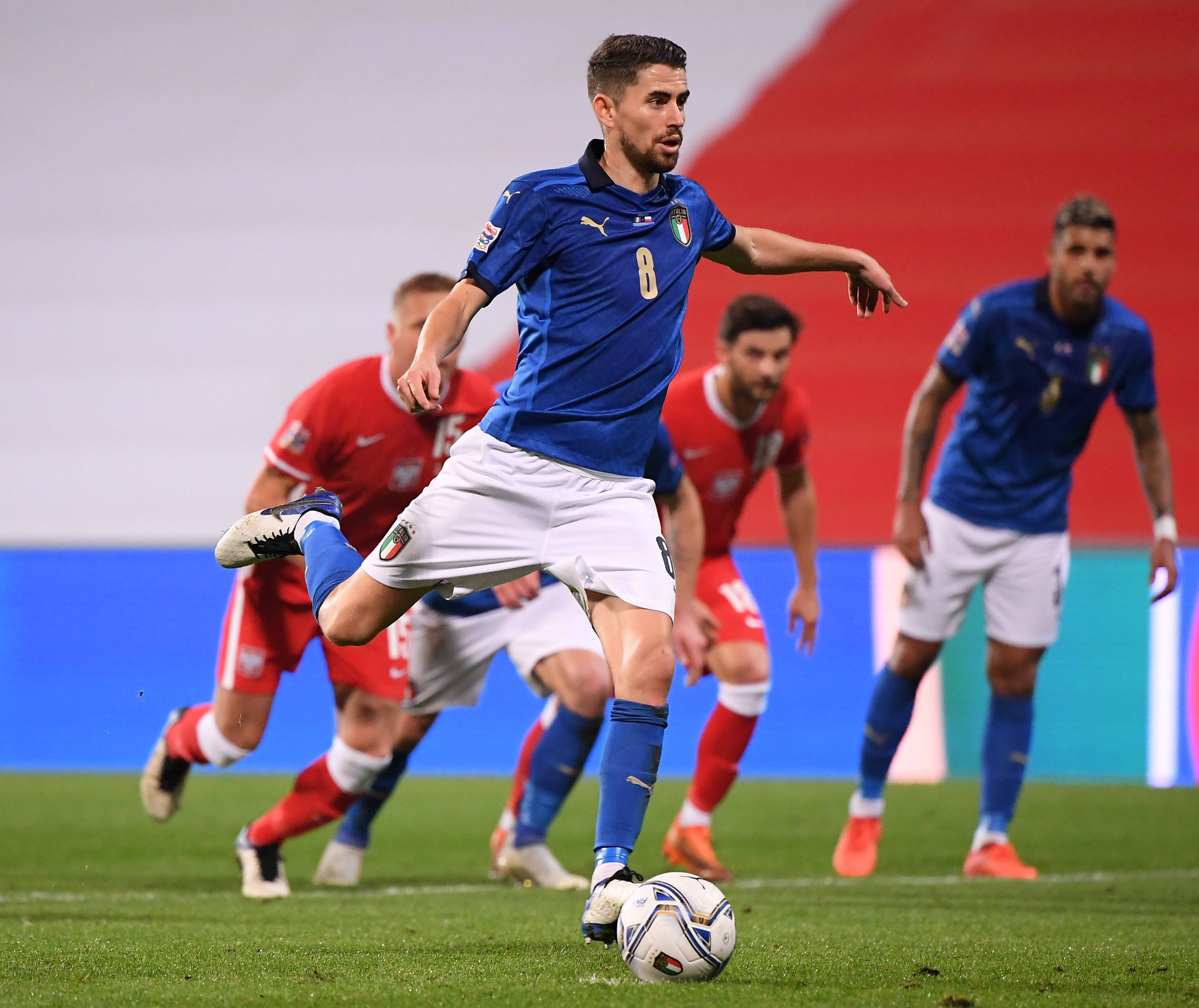 开云平台-克罗地亚队在国际足球比赛中斩获胜利