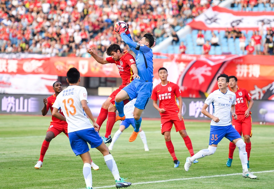 开云体育app-鲁能客场逆转，取得关键三分