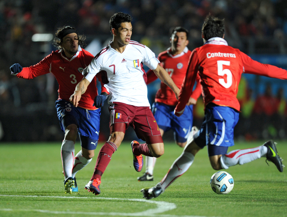 委内瑞拉队压倒智利队，晋级女足强的简单介绍