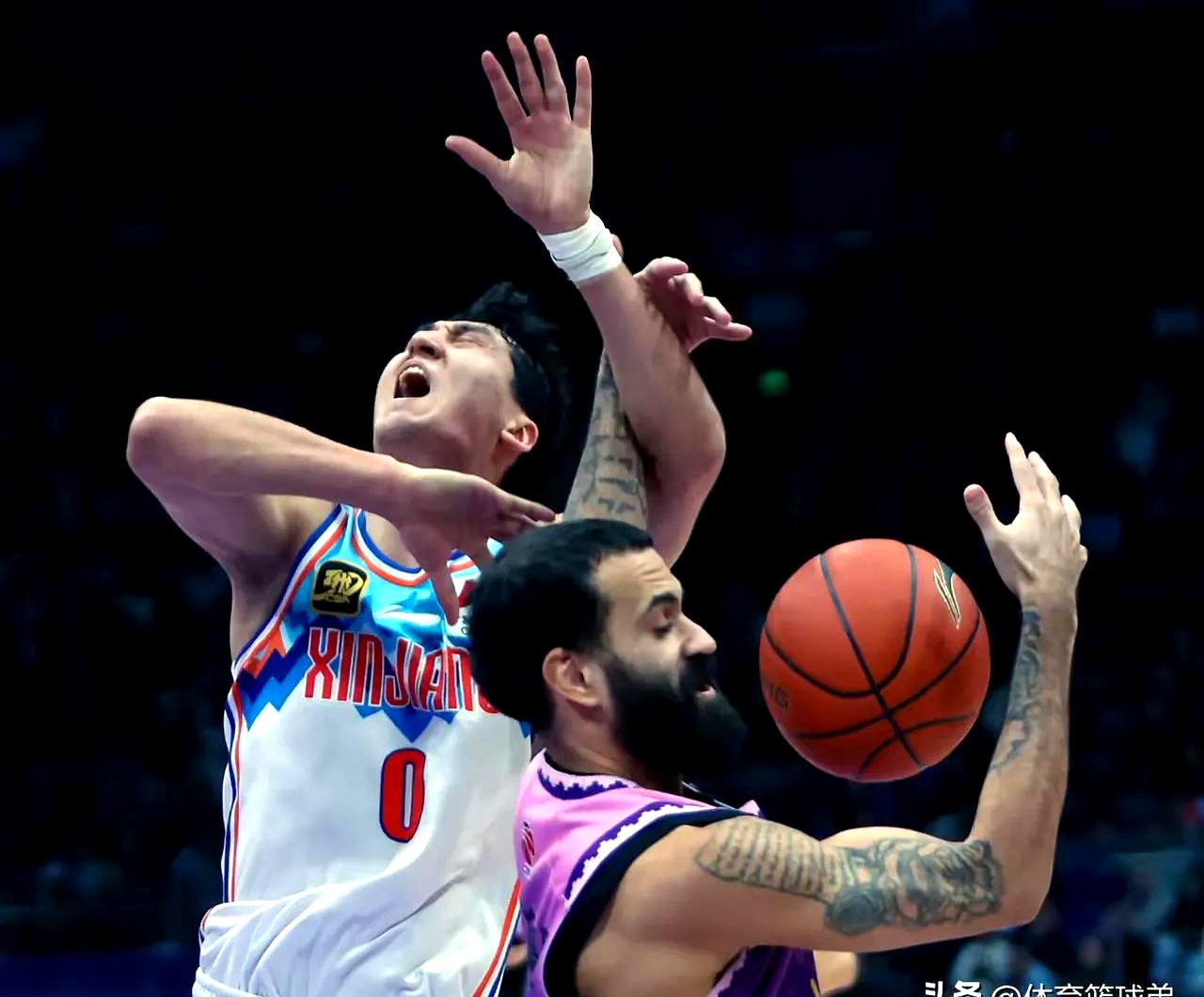 开云体育-新疆男篮主场力克对手，冲击前列