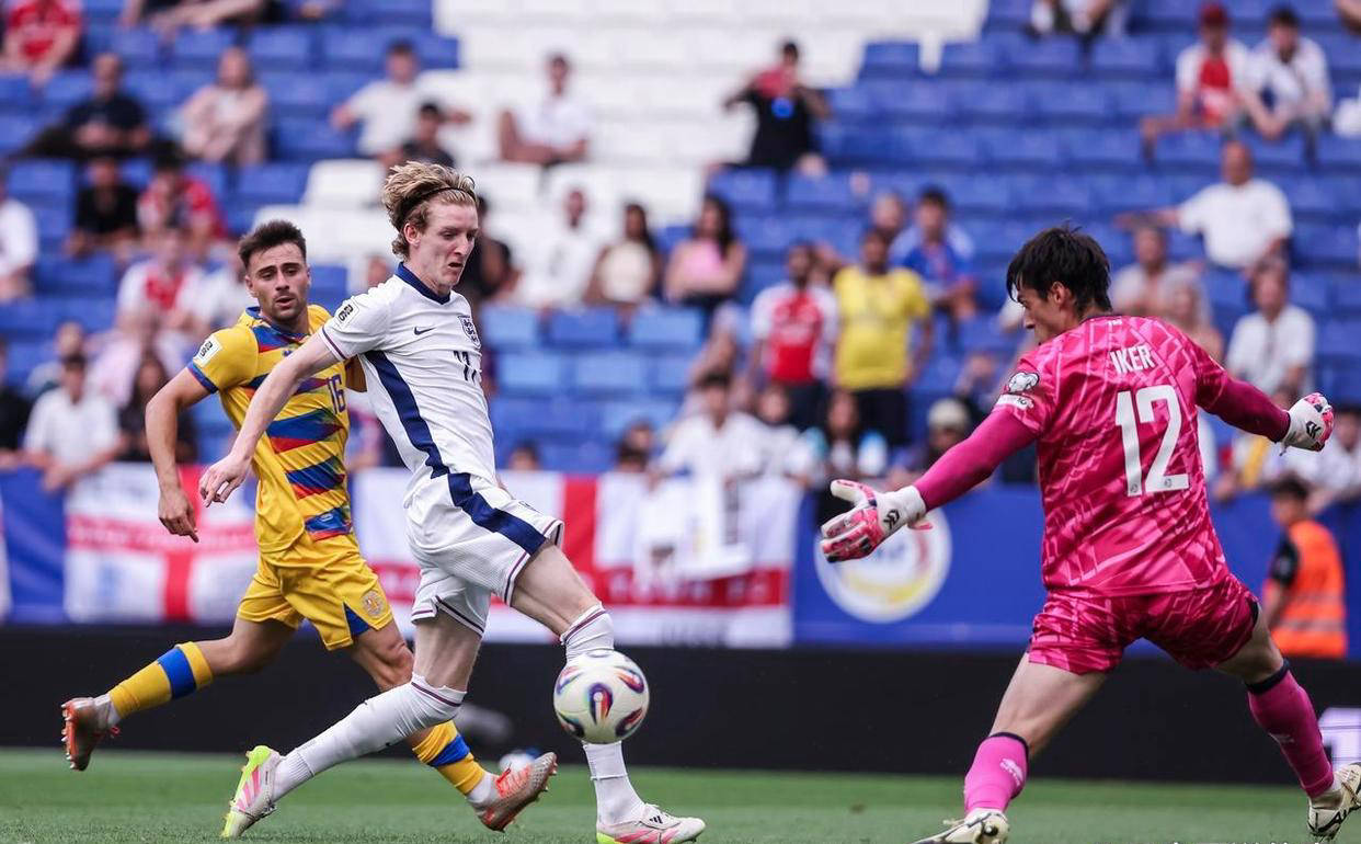 开云体育下载-英格兰队吞下苦果，遗憾无缘欧预赛淘汰赛的简单介绍