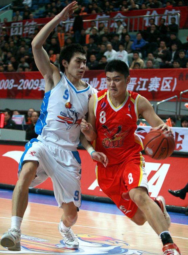 纷争激烈，各队争夺胜利