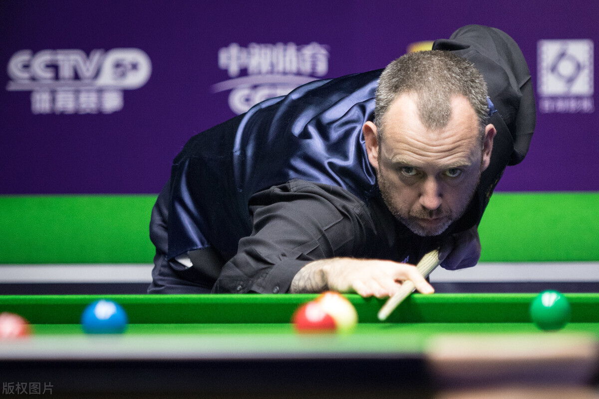 包含直布罗陀队力战决胜，冲击冠军的词条