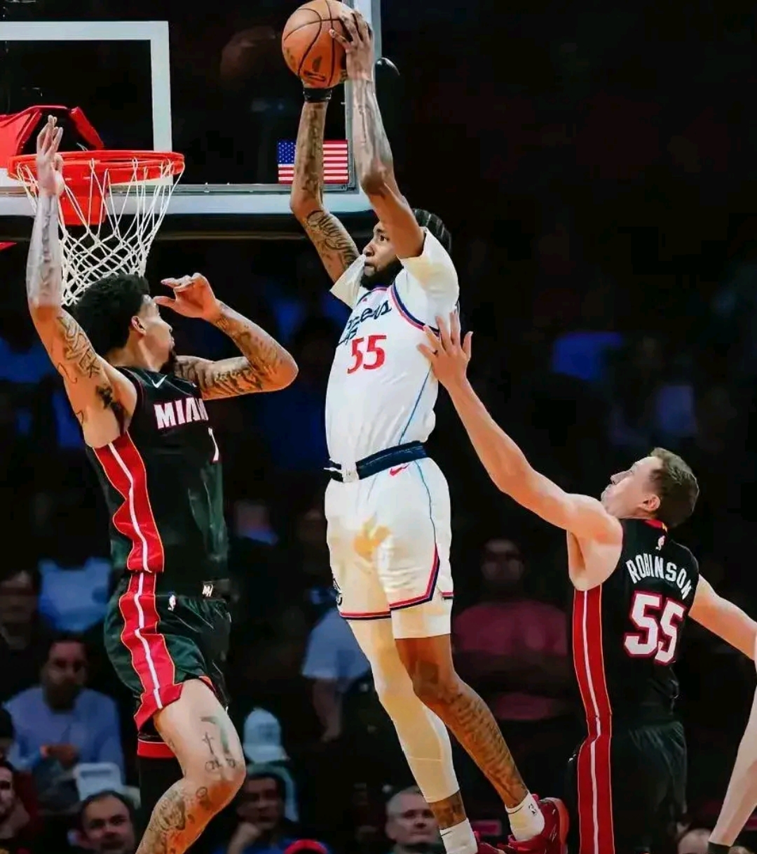 开云体育app-猛龙客场力克勇士，伦纳德突破进攻轻松制胜的简单介绍