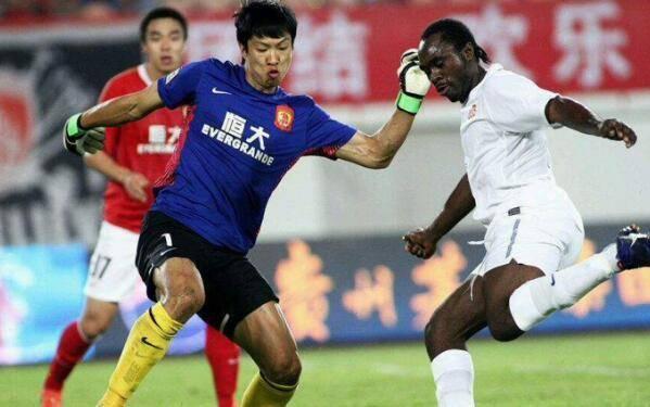 包含上海举行高尔夫比赛，恒大表现压倒性的词条