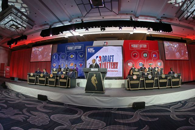 乒乓球赛事中湖人战胜对手成功续约的简单介绍