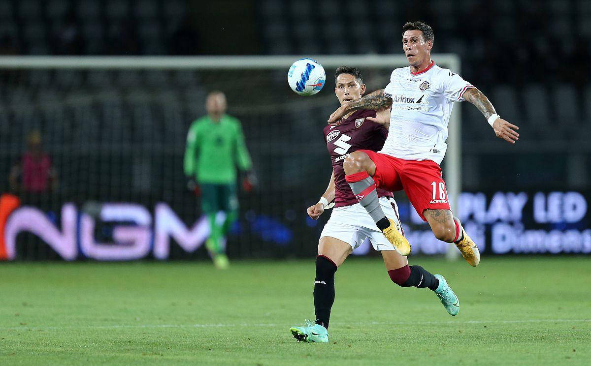 尼斯主场轻松战胜斯特拉斯堡