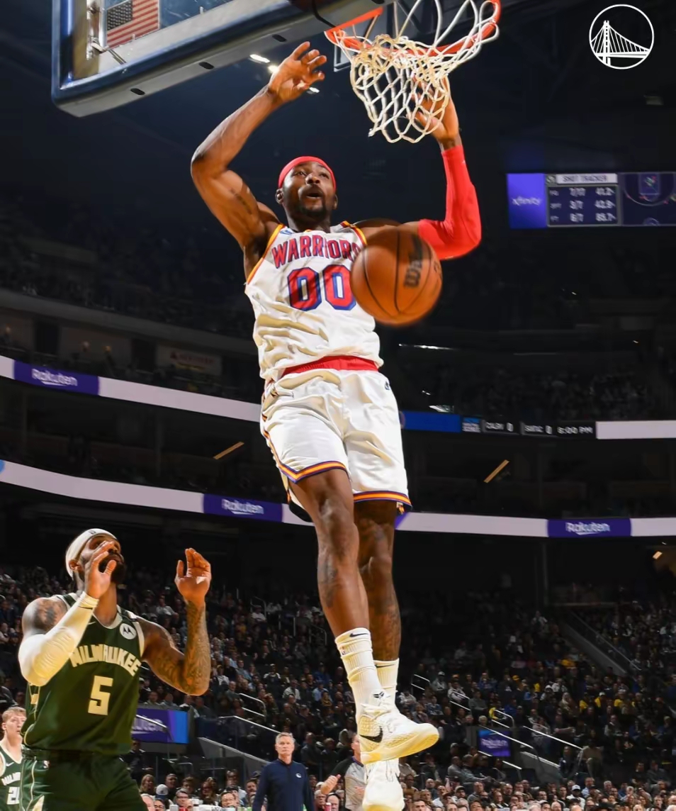 包含开拓者队主场战胜强敌，球队士气大振的词条