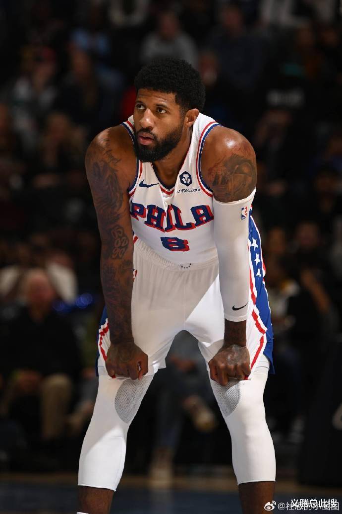 开云体育官方网站-篮球巨星再度遭遇伤病，赛季前景堪忧