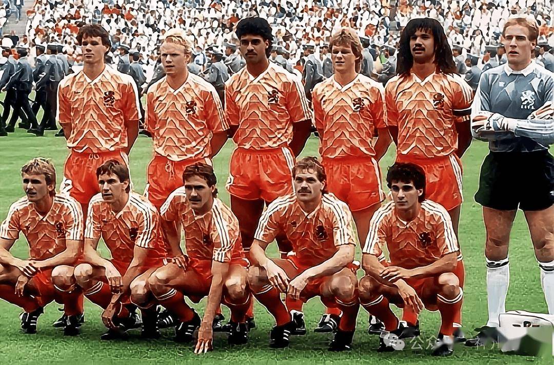 欧洲足球巨头集结赛场,力争夺冠 欧洲足球巨头集结赛场,力争夺冠