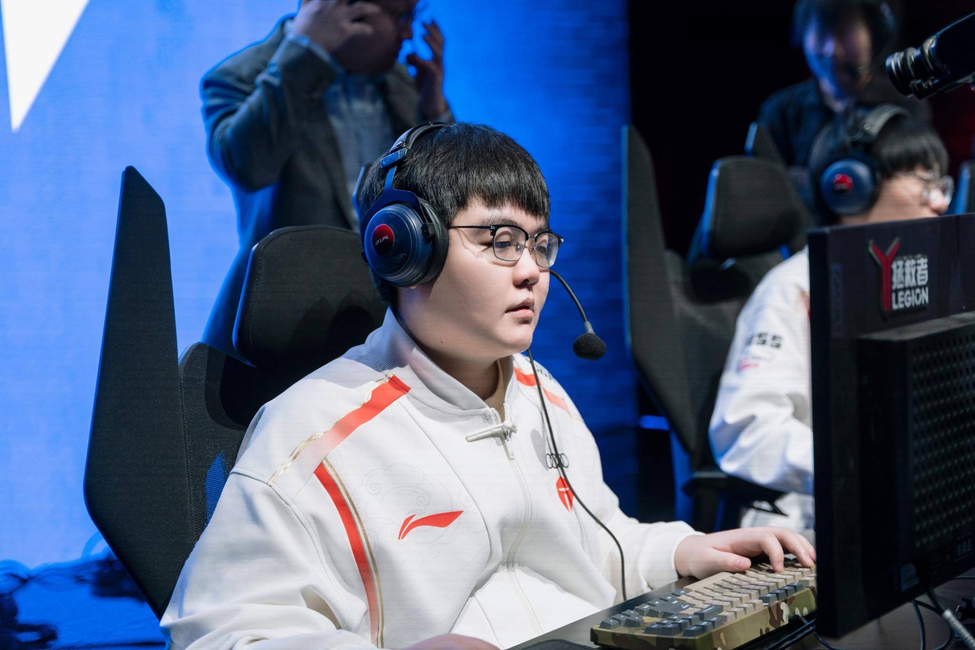 TES轻取JDG,Inspired打出惊人五杀小组赛2:1(广州) TES轻取JDG,Inspired打出惊人五杀小组赛2:1(广州)