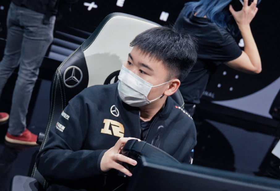 RNG横扫C9,Bin成为全场焦点四强赛2:0(东京) RNG横扫C9,Bin成为全场焦点四强赛2:0(东京)