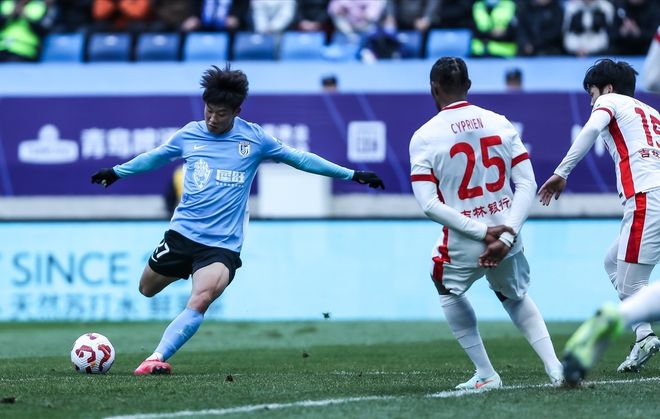 开云APP-比赛中球队掌握主动，成功击败对手