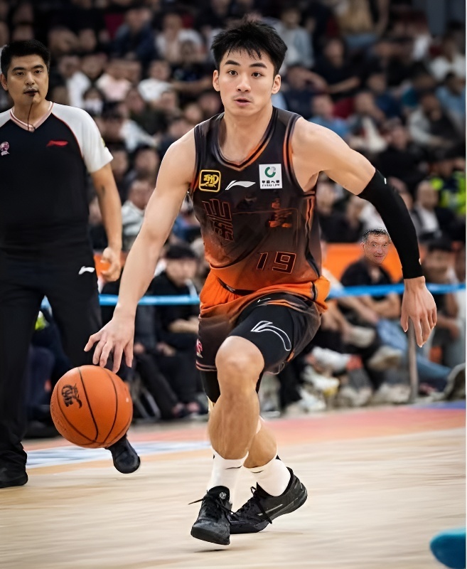 开云下载-鲁能战平对手，争取更好成绩的简单介绍