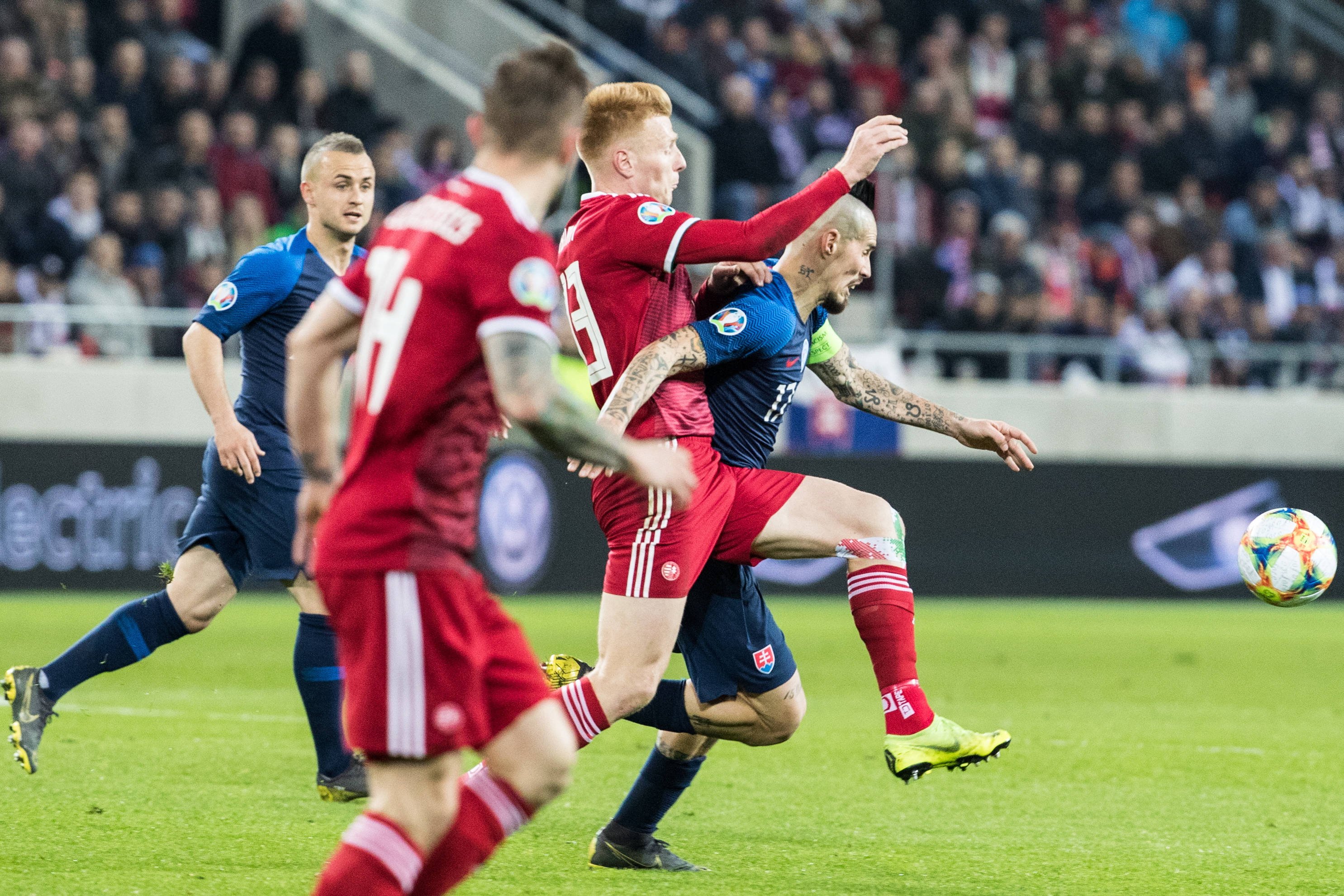 匈牙利客场逼平塞尔维亚，晋级希望加大的简单介绍