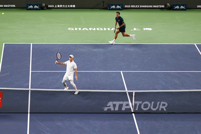 关于日本网球队力克美国网球队，费德勒爆发神勇的信息