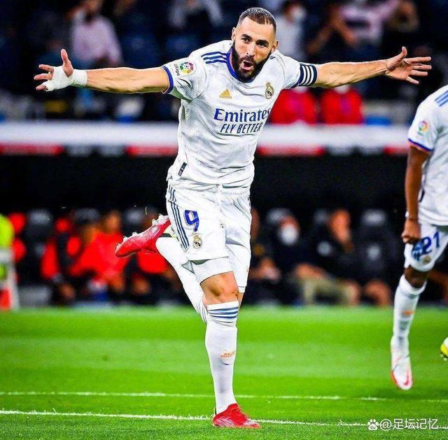 日本险胜英格兰，本泽马高光表现的简单介绍